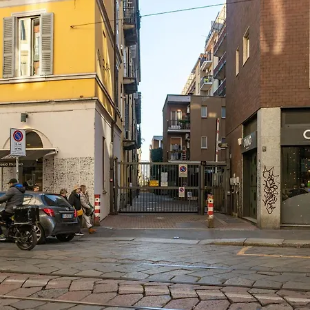 Apartment Col Di Lana Modern In Milan